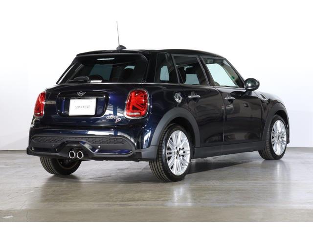 ＭＩＮＩ クーパＳＤ　ＭＩＮＩ認定中古車　レザーチェスター　１７インチ・アルミ・ホイール　アクティブク・ルーズコントロール　ナビゲーション・パッケージ（3枚目）