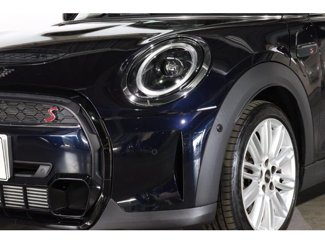 ＭＩＮＩ クーパＳＤ　ＭＩＮＩ認定中古車　レザーチェスター　１７インチ・アルミ・ホイール　アクティブク・ルーズコントロール　ナビゲーション・パッケージ（8枚目）