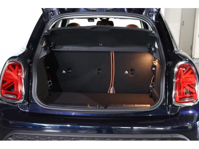 ＭＩＮＩ クーパＳＤ　ＭＩＮＩ認定中古車　レザーチェスター　１７インチ・アルミ・ホイール　アクティブク・ルーズコントロール　ナビゲーション・パッケージ（16枚目）