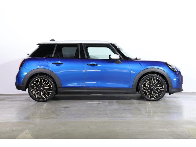 ＭＩＮＩ クーパーＣ　フェイバリット・トリム　ＭＩＮＩ認定中古車（5枚目）