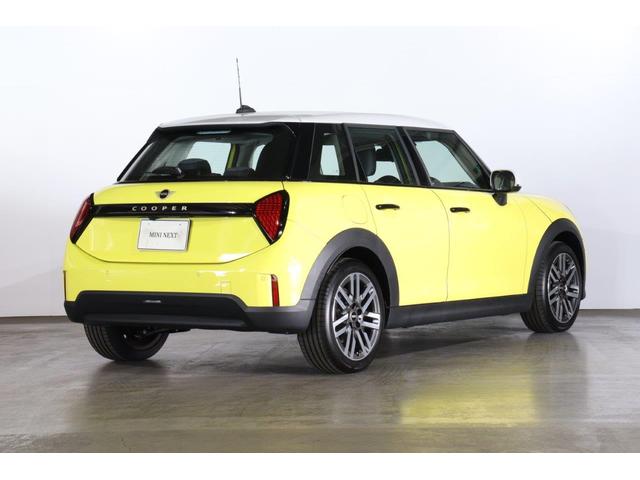 ＭＩＮＩ クーパーＣ　クラシック・トリム　ＭＩＮＩ認定中古車（3枚目）