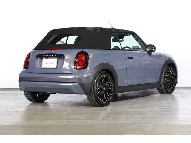 MINI クーパーC コンバーチブル フェイバリット・トリム MINI認定中古車 Mパッケージ 18インチアルミ(5枚目)