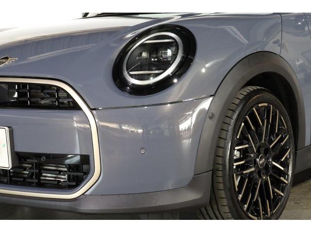 MINI クーパーC コンバーチブル フェイバリット・トリム MINI認定中古車 Mパッケージ 18インチアルミ(8枚目)