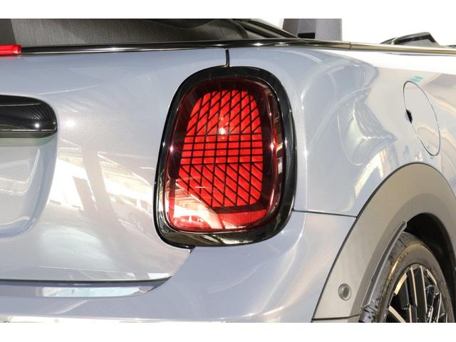 MINI クーパーC コンバーチブル フェイバリット・トリム MINI認定中古車 Mパッケージ 18インチアルミ(13枚目)