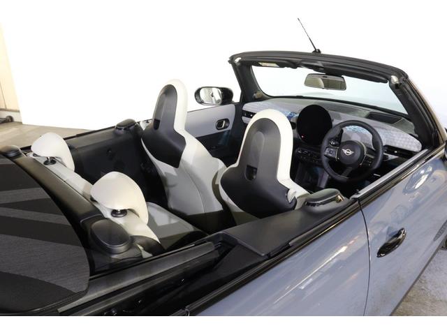 MINI クーパーC コンバーチブル フェイバリット・トリム MINI認定中古車 Mパッケージ 18インチアルミ(15枚目)