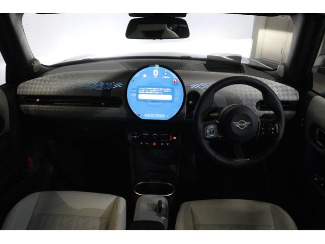 MINI クーパーC コンバーチブル フェイバリット・トリム MINI認定中古車 Mパッケージ 18インチアルミ(16枚目)