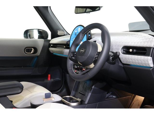 MINI クーパーC コンバーチブル フェイバリット・トリム MINI認定中古車 Mパッケージ 18インチアルミ(17枚目)