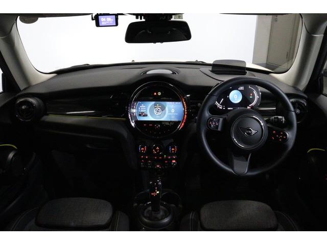 ＭＩＮＩ クーパー　プレミアムプラスパッケージクラシックトリム　ＭＩＮＩ認定中古車（3枚目）