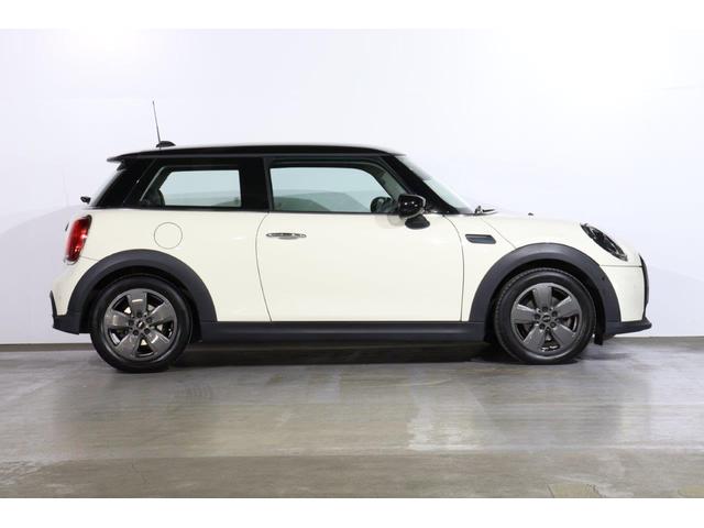 ＭＩＮＩ クーパー　プレミアムプラスパッケージクラシックトリム　ＭＩＮＩ認定中古車（4枚目）