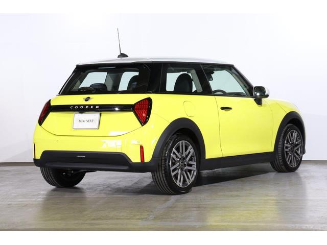 ＭＩＮＩ クーパーＣ　クラシック・トリム　ＭＩＮＩ認定中古車（3枚目）