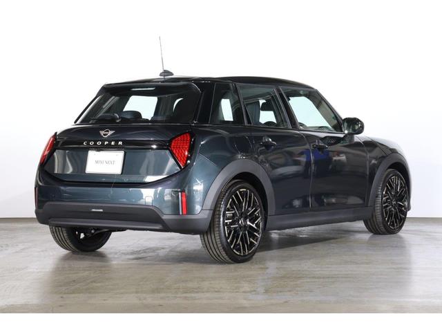 ＭＩＮＩ クーパーＣ　フェイバリット・トリム　ＭＩＮＩ認定中古車（5枚目）