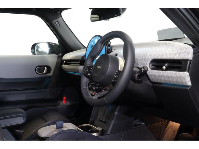 ＭＩＮＩ クーパーＣ　フェイバリット・トリム　ＭＩＮＩ認定中古車（7枚目）