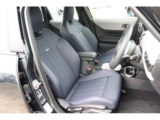 ＭＩＮＩ クーパーＣ　フェイバリット・トリム　ＭＩＮＩ認定中古車（8枚目）