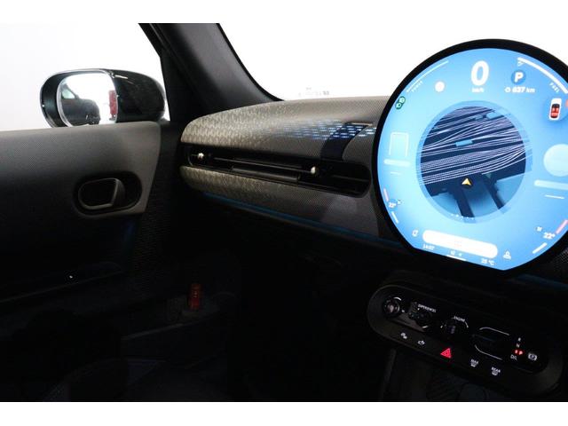 ＭＩＮＩ クーパーＣ　フェイバリット・トリム　ＭＩＮＩ認定中古車（13枚目）