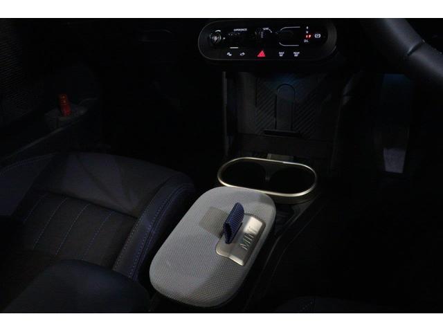 ＭＩＮＩ クーパーＣ　フェイバリット・トリム　ＭＩＮＩ認定中古車（17枚目）