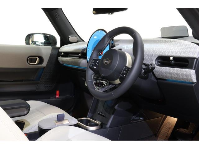 MINI クーパーC フェイバリット・トリム MINI認定中古車(7枚目)