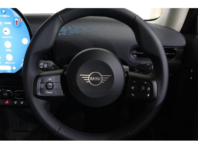 MINI クーパーCライト エッセンシャル・トリム MINI認定中古車(13枚目)