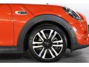 クーパーＳ　ＭＩＮＩ認定中古車　ペッパーパッケージ　カメラパッケージ　ＳＴＵＤＩＯ　ＳＴＹＬＥ　１７インチアルミ　アームレスト　ＡＣＣ　衝突軽減ブレーキ　ＬＥＤヘッドライト　ＢＬＵＥＴＯＯＴＨ（13枚目）
