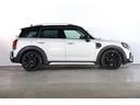 ＭＩＮＩ クーパーＤ　クロスオーバー　ＭＩＮＩ認定中古車　衝突被害軽減ブレーキ　アクティブクルーズコントロール　ＬＥＤヘッドライト　電動リアゲート　ユニオンジャックテールライト　タッチパネルナビゲーションシステム　Ｂｌｕｅｔｏｏｔｈ接続（4枚目）