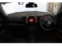 ＭＩＮＩ クーパーＤ　クロスオーバー　ＭＩＮＩ認定中古車　衝突被害軽減ブレーキ　アクティブクルーズコントロール　ＬＥＤヘッドライト　電動リアゲート　ユニオンジャックテールライト　タッチパネルナビゲーションシステム　Ｂｌｕｅｔｏｏｔｈ接続（6枚目）
