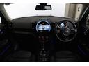 ＭＩＮＩ クーパーＤクロスオーバファーストＰクラシックトリム　ＭＩＮＩ認定中古車　クロスシート　フロント・シートヒーターＬＥＤヘッドライト　アクティブ・クルーズコントロール（ＡＣＣ）ＭＩＮＩ・純正ナビゲーション　前後バンパーセンサー　リアビュー・カメラ（6枚目）