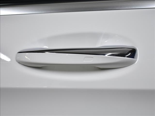 ＧＬＣ ＧＬＣ２２０　ｄ　４マチック　ＡＭＧライン　Ｂｌｕｅｔｏｏｔｈ接続　ＥＴＣ　ＬＥＤヘッドライト　ＴＶ　アイドリングストップ　クルーズコントロール　コネクテッド機能　シートヒーター　ナビ　バックモニター　パワーシート　横滑り防止装置（9枚目）