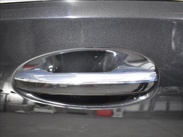 Ｃクラス Ｃ２００　４マチック　アバンギャルド　ＡＭＧライン　リアアクスルステアリング　ベーシックパッケージ　Ｂｌｕｅｔｏｏｔｈ接続　ＥＴＣ　ＬＥＤヘッドライト　ＴＶ　アイドリングストップ　クルーズコントロール　コネクテッド機能　サンルーフ・ガラスルーフ（9枚目）