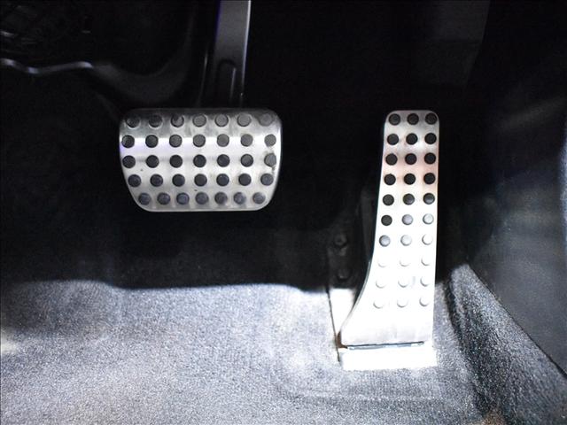 Ｃクラス Ｃ２００　４マチック　アバンギャルド　ＡＭＧライン　リアアクスルステアリング　ベーシックパッケージ　Ｂｌｕｅｔｏｏｔｈ接続　ＥＴＣ　ＬＥＤヘッドライト　ＴＶ　アイドリングストップ　クルーズコントロール　コネクテッド機能　サンルーフ・ガラスルーフ（33枚目）