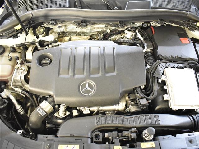 GLAクラス GLA200 d 4マチック AMGライン AMGレザーエクスクルーシブパッケージ ナビゲーションパッケージ アドバンスドパッケージ Bluetooth接続 ETC LEDヘッドライト TV アイドリングストップ クルーズコントロール(14枚目)