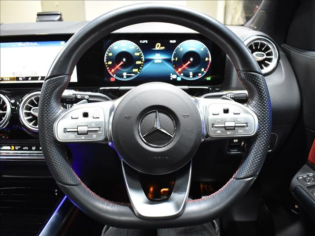 GLAクラス GLA200 d 4マチック AMGライン AMGレザーエクスクルーシブパッケージ ナビゲーションパッケージ アドバンスドパッケージ Bluetooth接続 ETC LEDヘッドライト TV アイドリングストップ クルーズコントロール(18枚目)