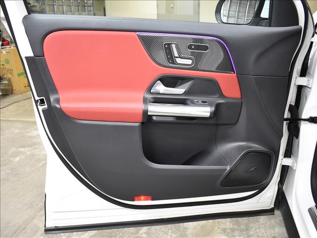 GLAクラス GLA200 d 4マチック AMGライン AMGレザーエクスクルーシブパッケージ ナビゲーションパッケージ アドバンスドパッケージ Bluetooth接続 ETC LEDヘッドライト TV アイドリングストップ クルーズコントロール(28枚目)