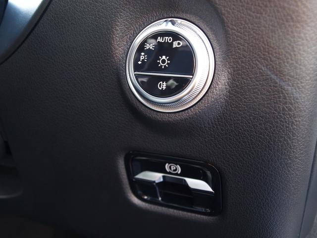 Ｃクラス Ｃ２００　ラグジュアリー　ドライブレコーダー　ＥＴＣ　全周囲カメラ　ナビ　ＴＶ　サンルーフ　オートライト　スマートキー　アイドリングストップ　電動格納ミラー　シートヒーター　シートエアコン　アルミホイール　ＵＳＢ（9枚目）