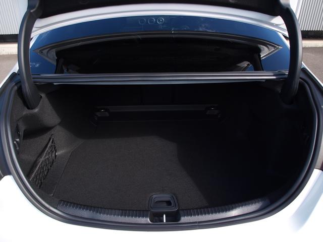 Ｃクラス Ｃ２００　ラグジュアリー　ドライブレコーダー　ＥＴＣ　全周囲カメラ　ナビ　ＴＶ　サンルーフ　オートライト　スマートキー　アイドリングストップ　電動格納ミラー　シートヒーター　シートエアコン　アルミホイール　ＵＳＢ（18枚目）