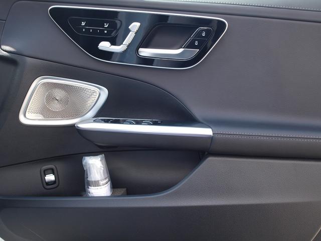 Ｃクラス Ｃ２００　ラグジュアリー　ドライブレコーダー　ＥＴＣ　全周囲カメラ　ナビ　ＴＶ　サンルーフ　オートライト　スマートキー　アイドリングストップ　電動格納ミラー　シートヒーター　シートエアコン　アルミホイール　ＵＳＢ（35枚目）