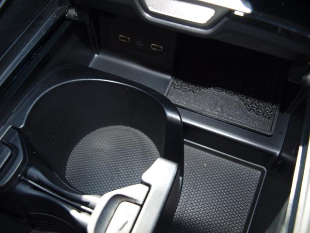 Ｃクラス Ｃ２００　ラグジュアリー　ドライブレコーダー　ＥＴＣ　全周囲カメラ　ナビ　ＴＶ　サンルーフ　オートライト　スマートキー　アイドリングストップ　電動格納ミラー　シートヒーター　シートエアコン　アルミホイール　ＵＳＢ（51枚目）