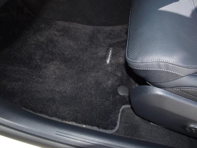 Ｃクラス Ｃ２００　ラグジュアリー　ドライブレコーダー　ＥＴＣ　全周囲カメラ　ナビ　ＴＶ　サンルーフ　オートライト　スマートキー　アイドリングストップ　電動格納ミラー　シートヒーター　シートエアコン　アルミホイール　ＵＳＢ（65枚目）