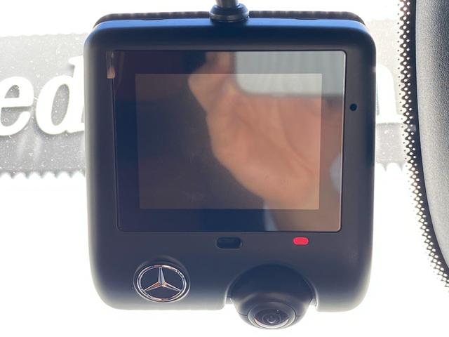 GLC GLC220d 4MクペドライバズP+AMGラインP 4WD ドライブレコーダー ETC 全周囲カメラ クリアランスソナー オートクルーズコントロール レーンアシスト パワーシート ナビ オートライト LEDヘッドランプ 電動リアゲート アルミホイール(10枚目)