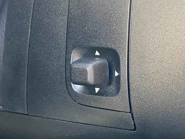 GLC GLC220d 4MクペドライバズP+AMGラインP 4WD ドライブレコーダー ETC 全周囲カメラ クリアランスソナー オートクルーズコントロール レーンアシスト パワーシート ナビ オートライト LEDヘッドランプ 電動リアゲート アルミホイール(45枚目)