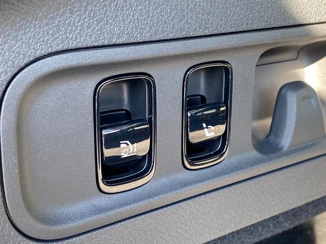 GLC GLC220d 4MクペドライバズP+AMGラインP 4WD ドライブレコーダー ETC 全周囲カメラ クリアランスソナー オートクルーズコントロール レーンアシスト パワーシート ナビ オートライト LEDヘッドランプ 電動リアゲート アルミホイール(46枚目)