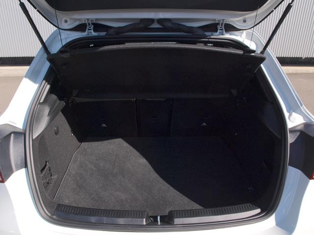 Aクラス A200d AMGライン バックカメラ ナビ TV クリアランスソナー オートクルーズコントロール レーンアシスト 衝突被害軽減システム アルミホイール オートライト LEDヘッドランプ パワーシート スマートキー(18枚目)