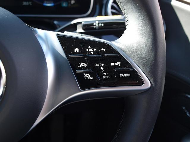 オートクルーズコントロール『設定した時速で車速をコントロール。ドライバーの負担軽減に役立ちます。高速道路などの利用機会が多いお客様に是非オススメさせて頂きたい機能の一つです