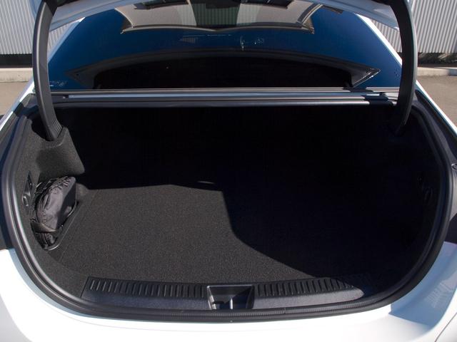 Ｅクラス Ｅ３５０ｅ　スポーツ　エディションスター　ドライブレコーダー　ＥＴＣ　クリアランスソナー　全周囲カメラ　ナビ　ＴＶ　アルミホイール　オートライト　サンルーフ　ＡＴ　シートヒーター　シートエアコン　スマートキー　電動格納ミラー　電動リアゲート（18枚目）