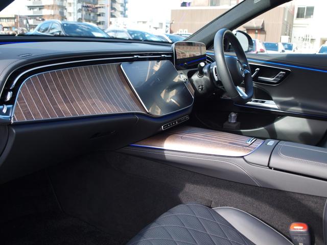 Ｅクラス Ｅ３５０ｅ　スポーツ　エディションスター　ドライブレコーダー　ＥＴＣ　クリアランスソナー　全周囲カメラ　ナビ　ＴＶ　アルミホイール　オートライト　サンルーフ　ＡＴ　シートヒーター　シートエアコン　スマートキー　電動格納ミラー　電動リアゲート（35枚目）