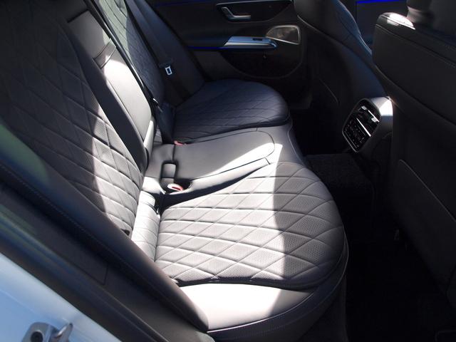 Ｅクラス Ｅ３５０ｅ　スポーツ　エディションスター　ドライブレコーダー　ＥＴＣ　クリアランスソナー　全周囲カメラ　ナビ　ＴＶ　アルミホイール　オートライト　サンルーフ　ＡＴ　シートヒーター　シートエアコン　スマートキー　電動格納ミラー　電動リアゲート（79枚目）