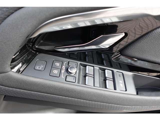 レンジローバーイヴォーク Ｓ　Ｐ２００　４ＷＤ　２０インチ　スタイル５０７９　ブラックＡＷ　パワーテールゲート（36枚目）