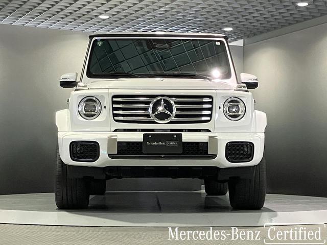 Ｇクラス Ｇ４５０ｄ　ローンチエディション　認定中古車　オパリスホワイト　本革シート　３６０°カメラシステム　ガラススライディングルーフ　アダクティブダンピングシステム　Ｂｕｒｍｅｓｔｅｒ３Ｄサラウンドサウンドシステム　アンビエントライト（8枚目）