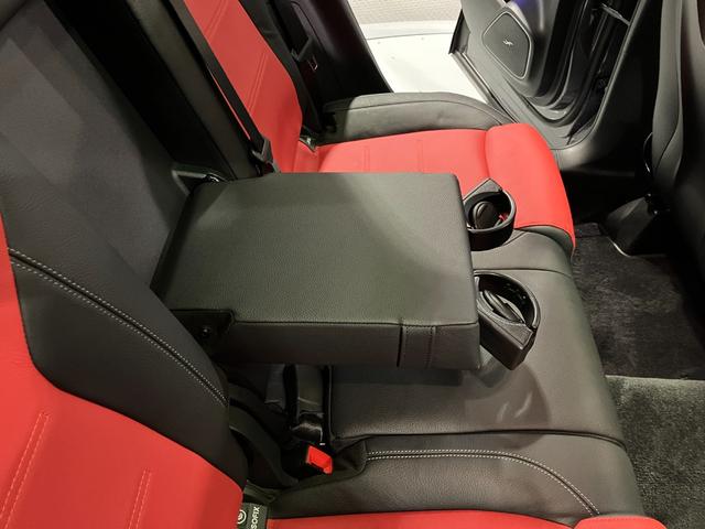 GLA45 S 4マチック+ 認定中古車 マウンテングレー AMGアドバンスドパッケージ AMGパフォーマンスパッケージ パノラミックスライディングルーフ 360°カメラシステム Burmesterサラウンドサウンドシステム(11枚目)