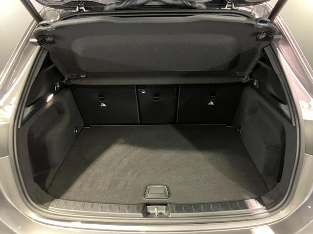 GLA45 S 4マチック+ 認定中古車 マウンテングレー AMGアドバンスドパッケージ AMGパフォーマンスパッケージ パノラミックスライディングルーフ 360°カメラシステム Burmesterサラウンドサウンドシステム(35枚目)