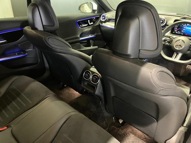 Ｃクラス Ｃ１８０アバンギャルド　ＡＭＧラインパッケージ　認定中古車　オパリスホワイト　ベーシックパッケージ　３６０°カメラシステム　ヘッドアップディスプレイ　ＭＢＵＸＡＲナビゲーション　メモリー付きパワーシート　シートヒーター　ＭＰ２０２３０１（11枚目）