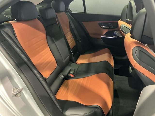 Ｃクラス Ｃ４３　４マチック　認定中古車　ハイテックシルバー　パノラミックスライディングルーフ　３６０°カメラシステム　Ｂｕｒｍｅｓｔｅｒサラウンドサウンドシステム　メモリー付きパワーシート　アンビエントライト　ＭＰ２０２３０１（26枚目）